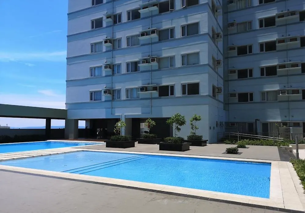 Cozy Studio In Metro Davao With W&D, Pool, & Gym 0*,